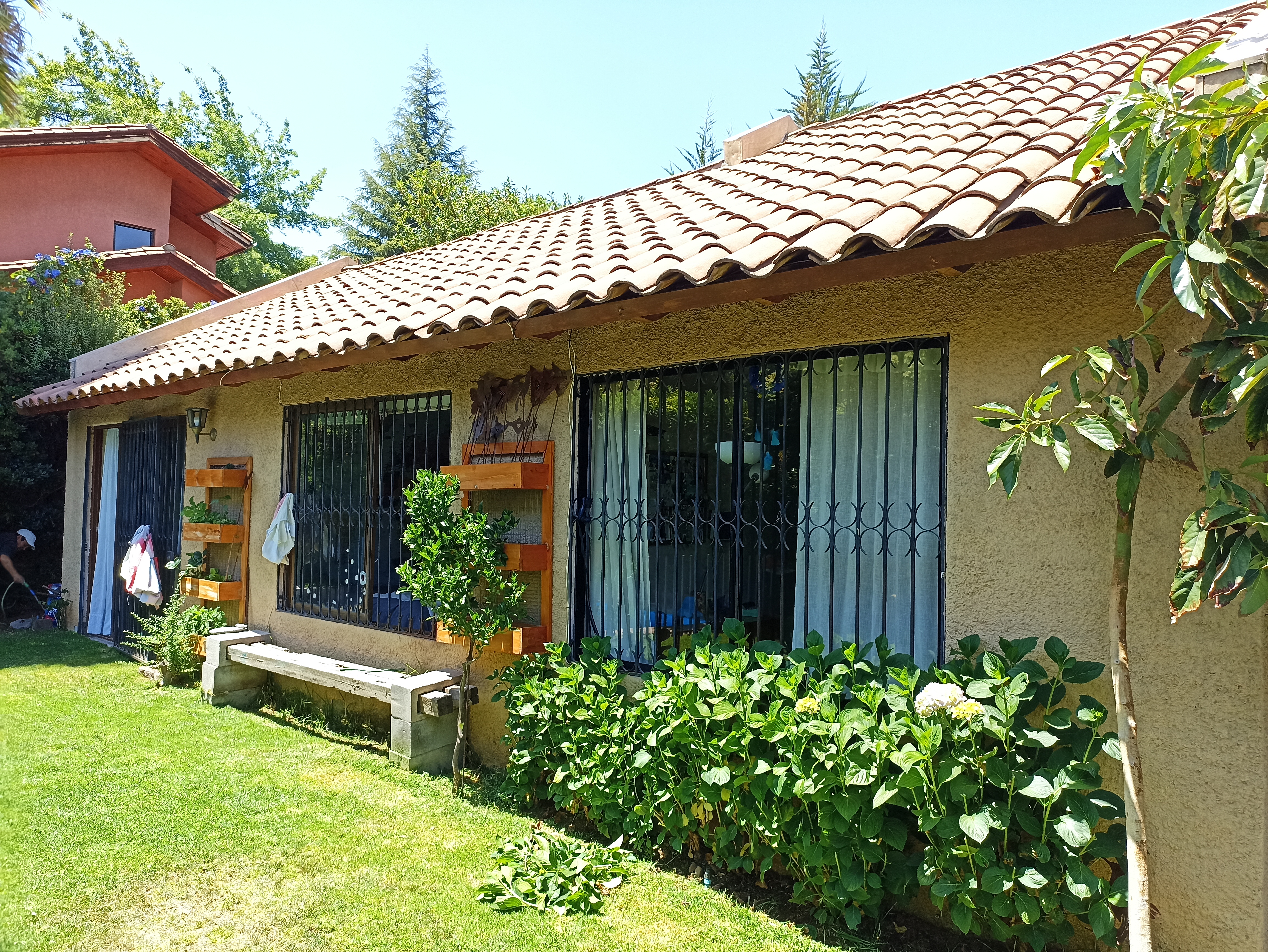 Casa Estilo Chileno San Carlos de Apoquindo  /  VENDIDA /